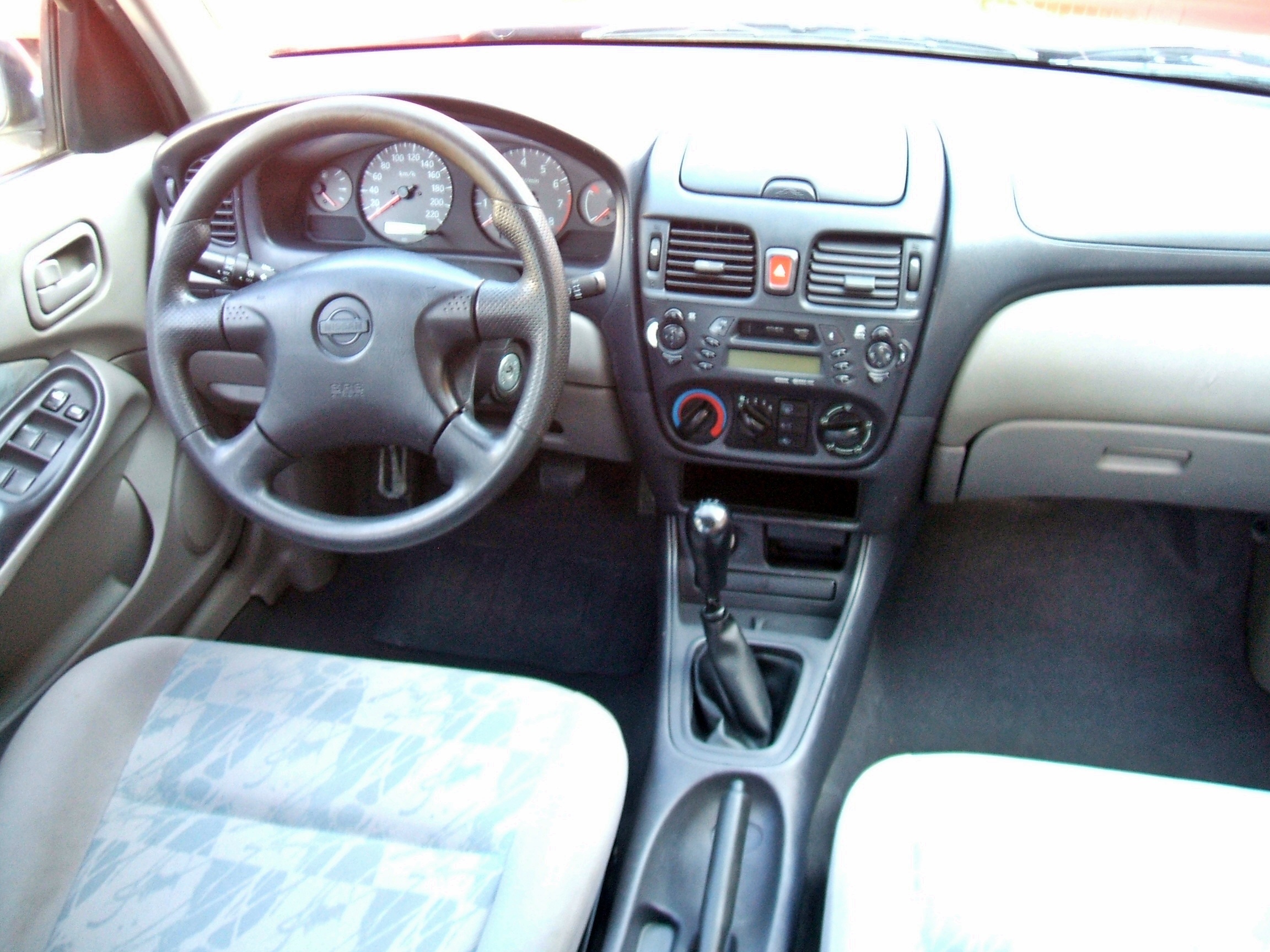Nissan Almera 1.5 Nissan Almera 1.5