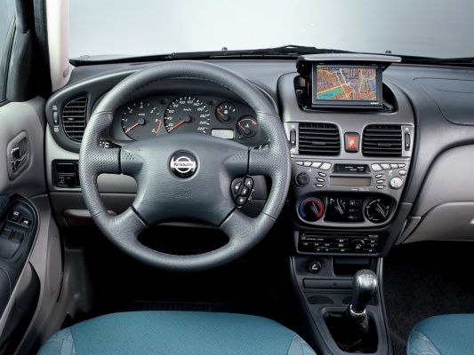 Nissan Almera 1.8 Luxury