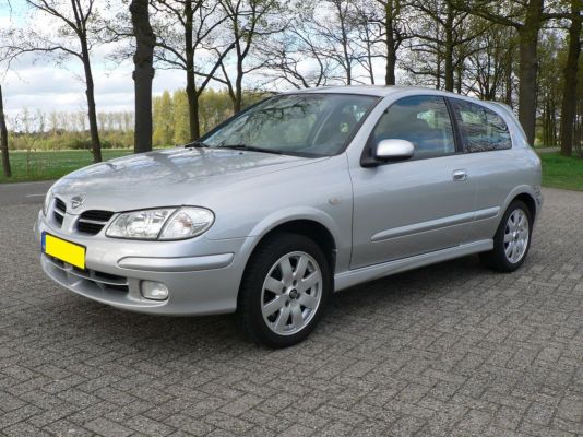 Nissan Almera 1.8