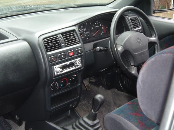 Nissan Almera 1996