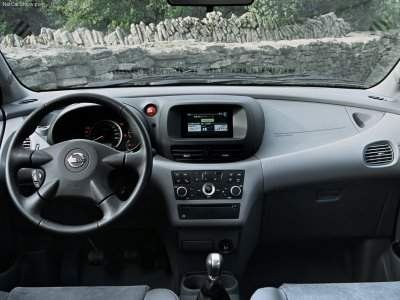 Nissan Almera 2.2 Dci
