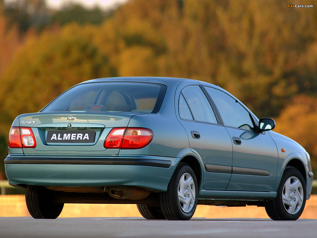 Nissan Almera 2000