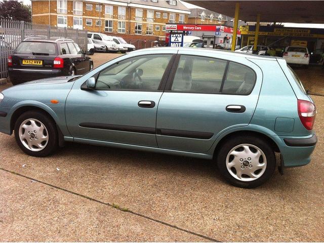Nissan Almera 2001