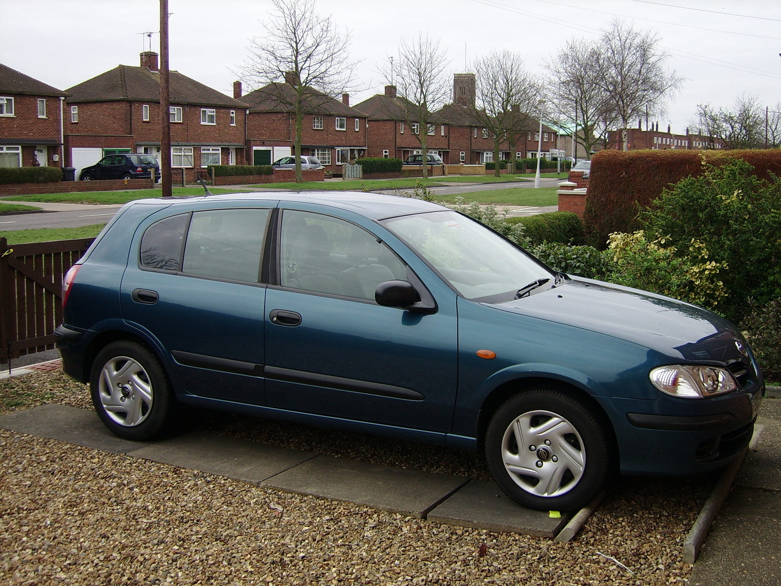 Nissan Almera 2001