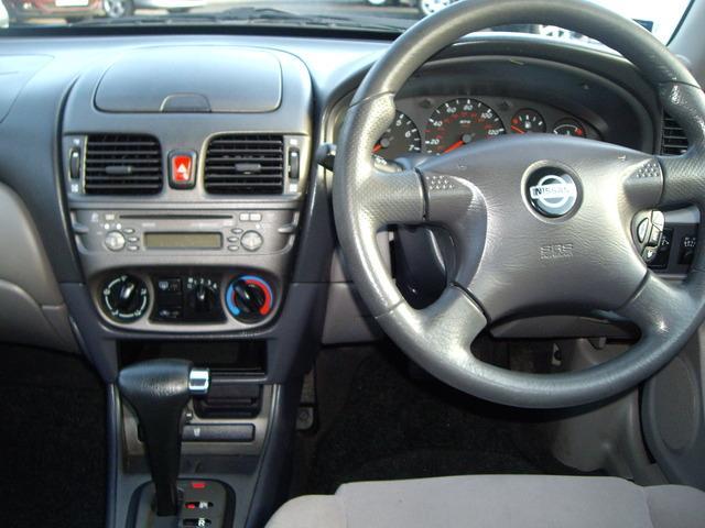 Nissan Almera 2002