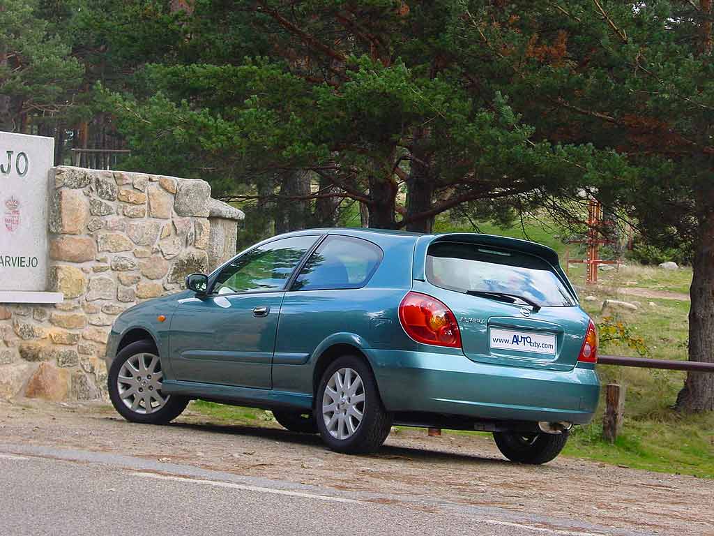 Nissan Almera 2002