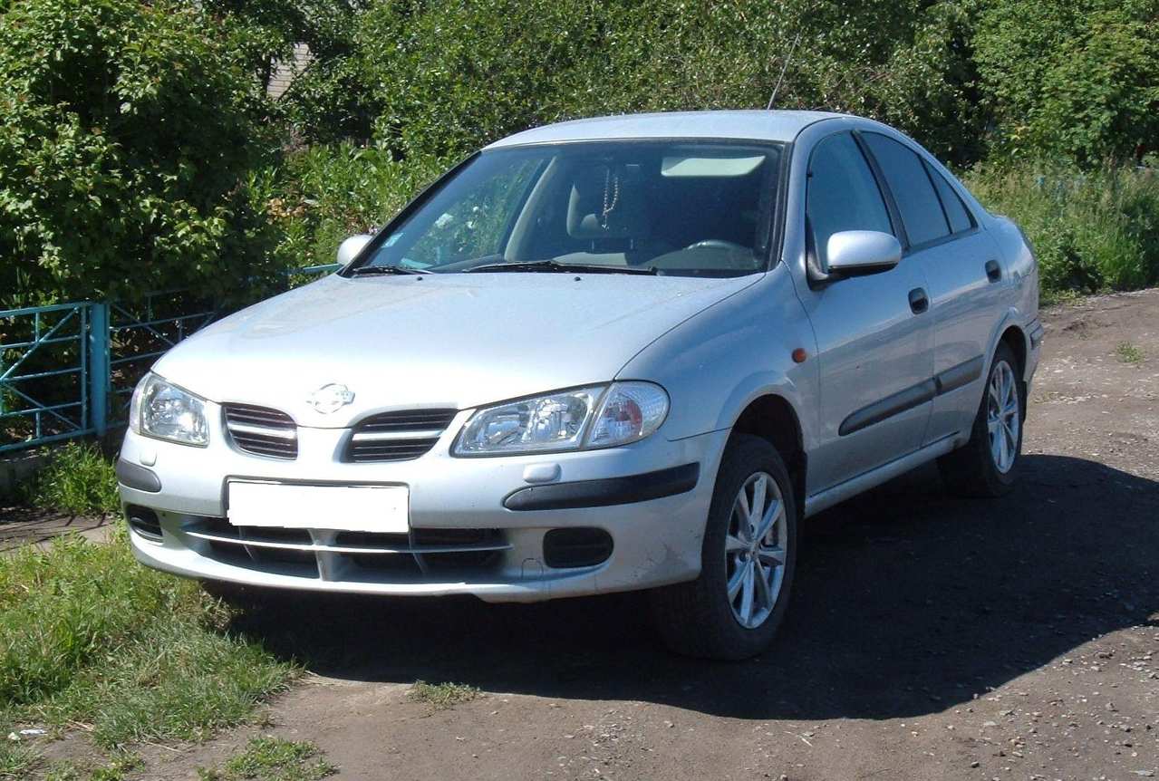 Nissan Almera 2002