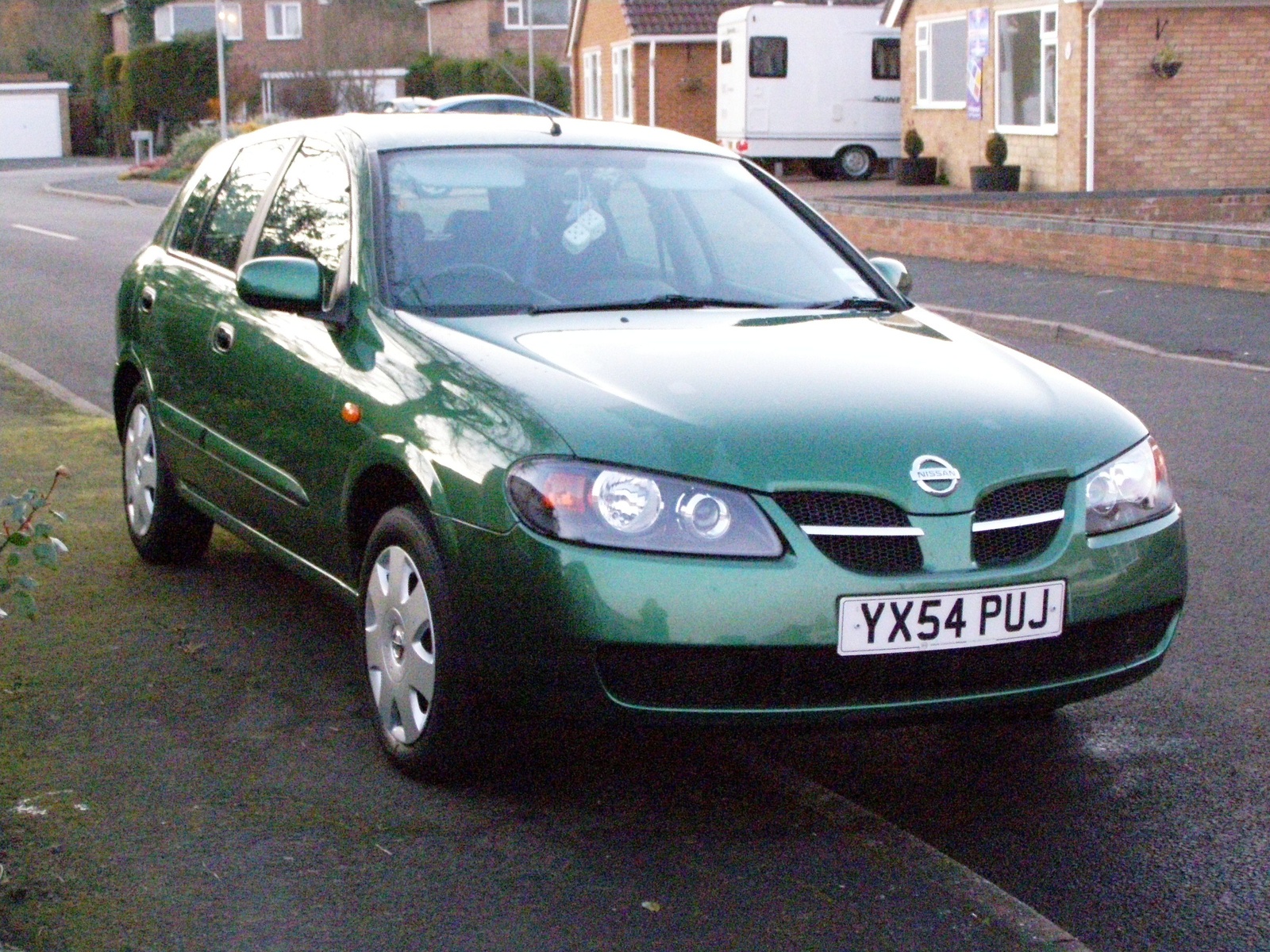 Nissan Almera 2004