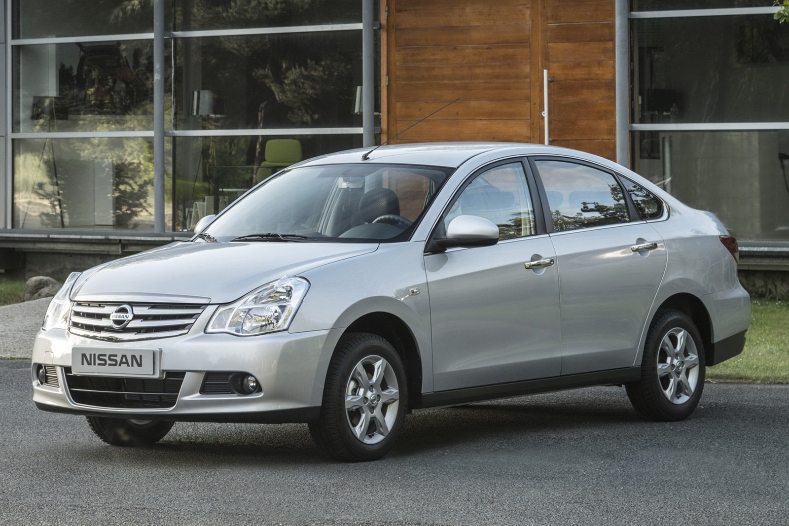 Nissan Almera 2013