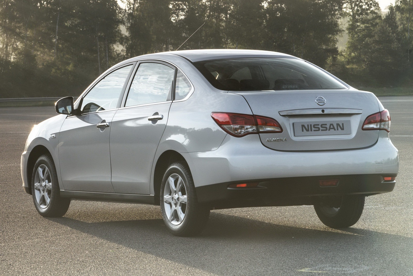 Nissan Almera 2013