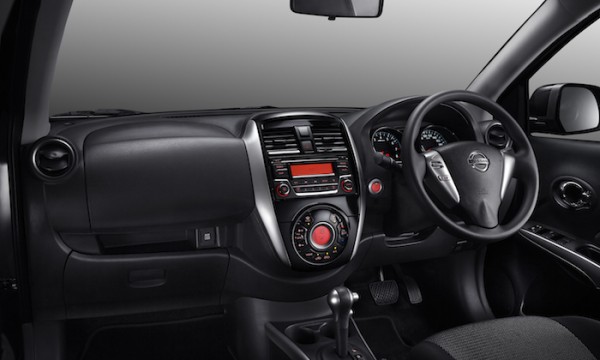 Nissan Almera 2015