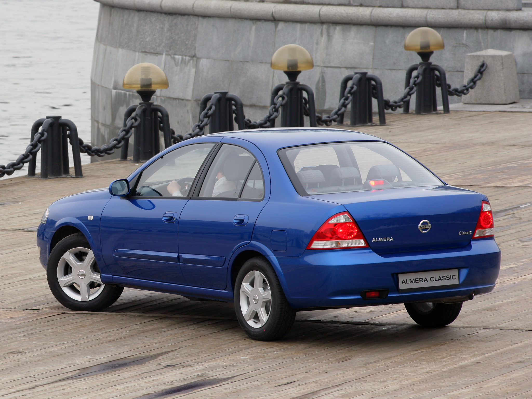 Nissan Almera B10