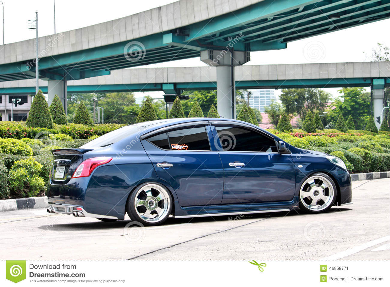 Nissan Almera Modified