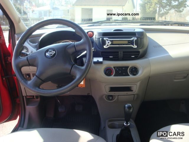 Nissan Almera Tino 2001