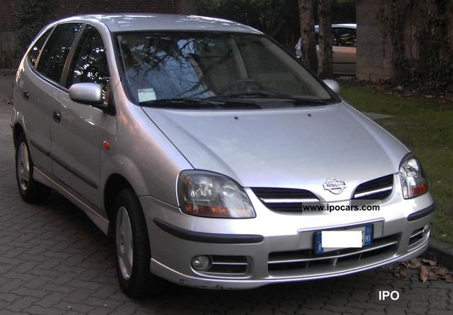 Nissan Almera Tino 2001