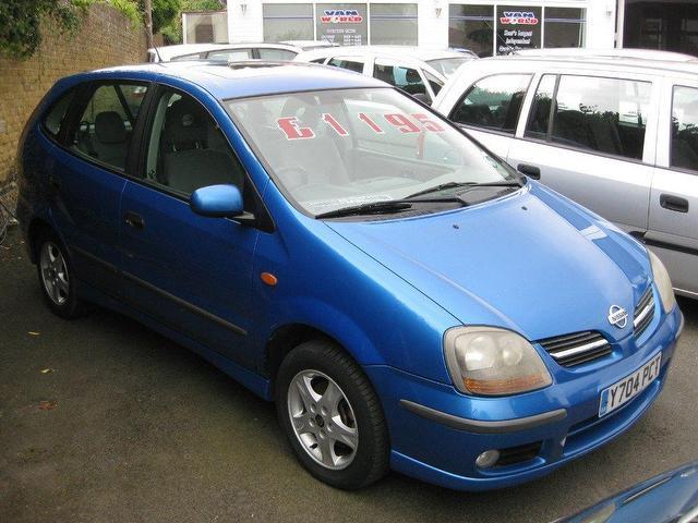 Nissan Almera Tino 2001