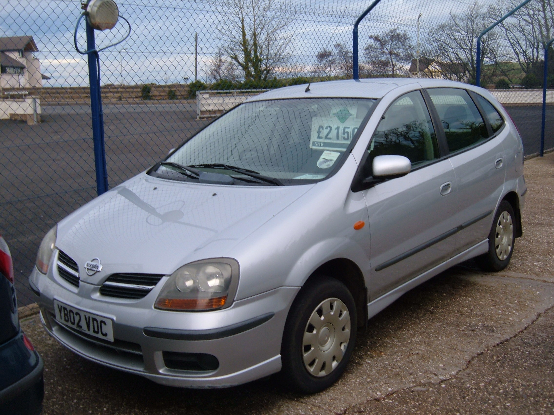 Nissan Almera Tino 2002