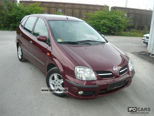 Nissan Almera Tino 2004