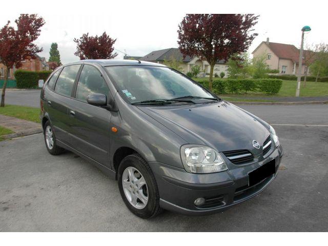 Nissan Almera Tino 2004