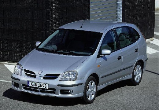 Nissan Almera Tino