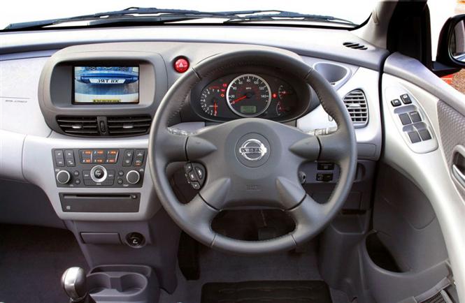 Nissan Almera Tino