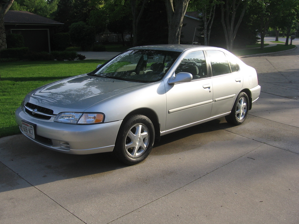 Nissan Altima 1998