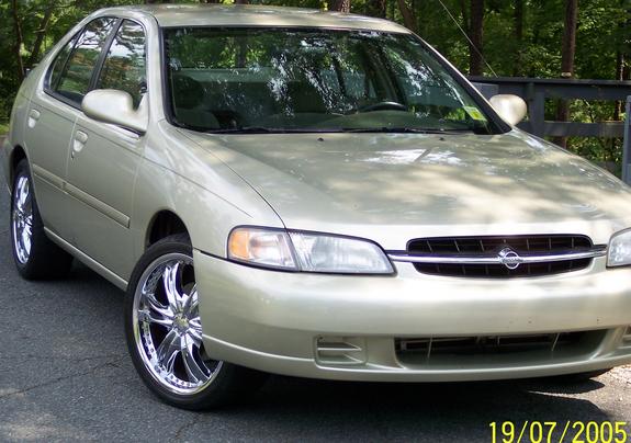 Nissan Altima 1999