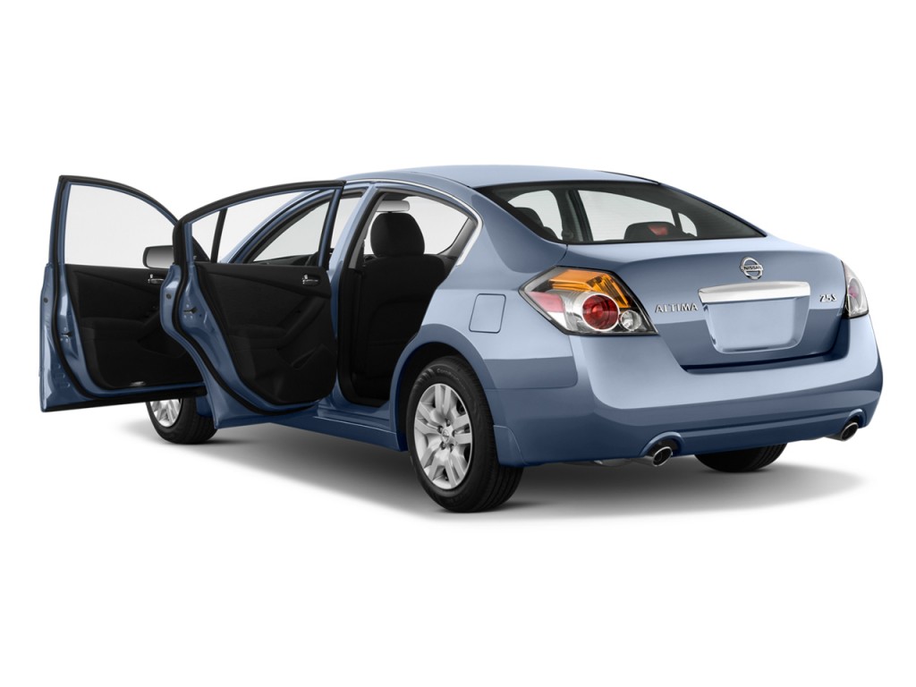 Nissan Altima 4 Door Sedan
