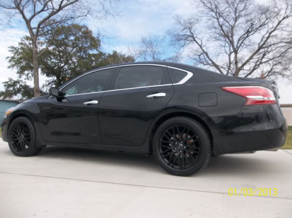 Nissan Altima All Black