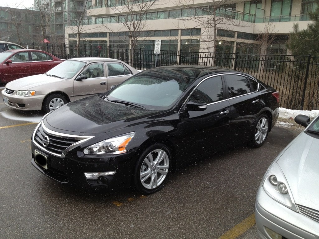 Nissan Altima Black
