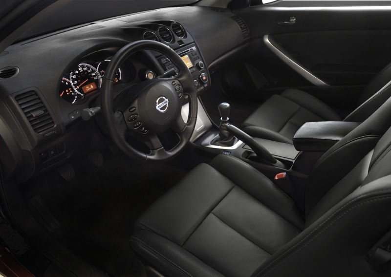 Nissan Altima Black