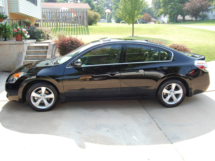 Nissan Altima Black
