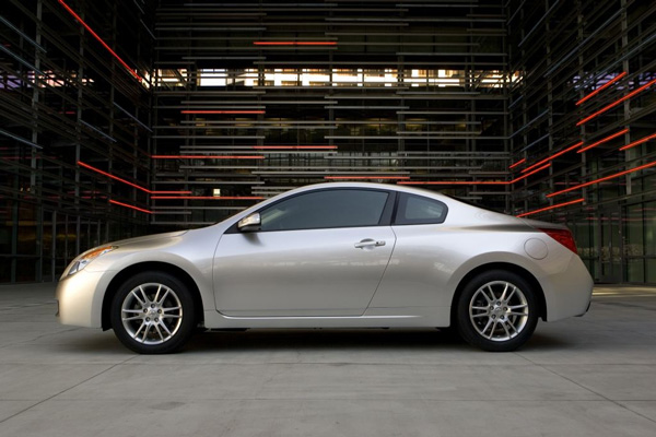 Nissan Altima Coupe 2.5 S