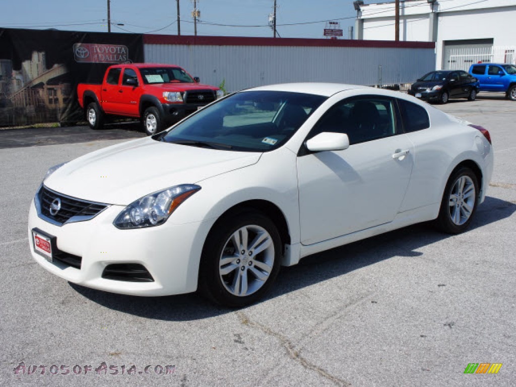 Nissan Altima Coupe 2010