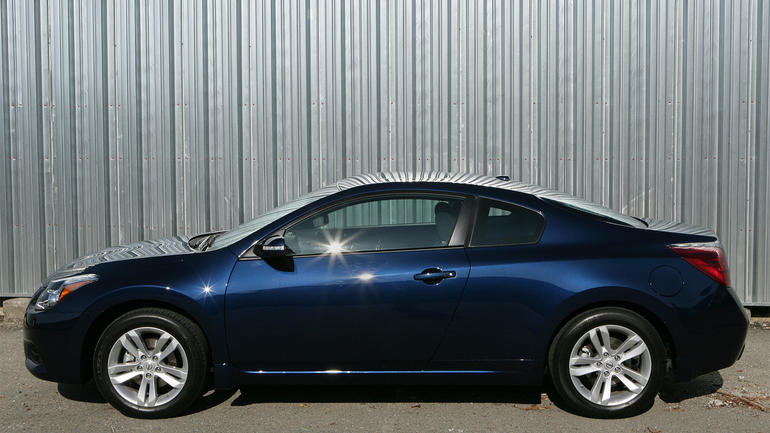 Nissan Altima Coupe 2010