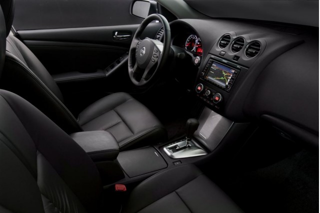Nissan Altima Coupe 2010