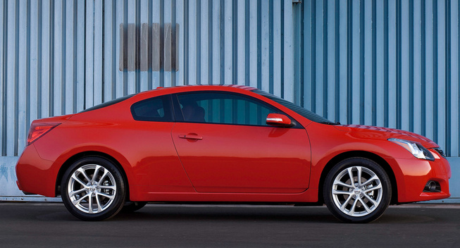Nissan Altima Coupe 2014