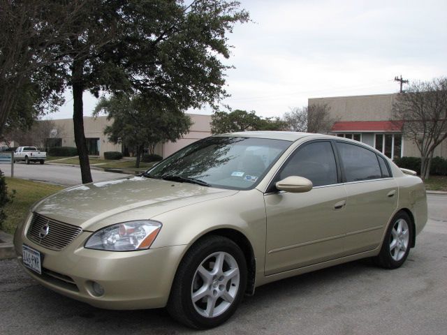 Nissan Altima Gold