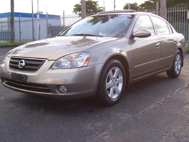 Nissan Altima Gold