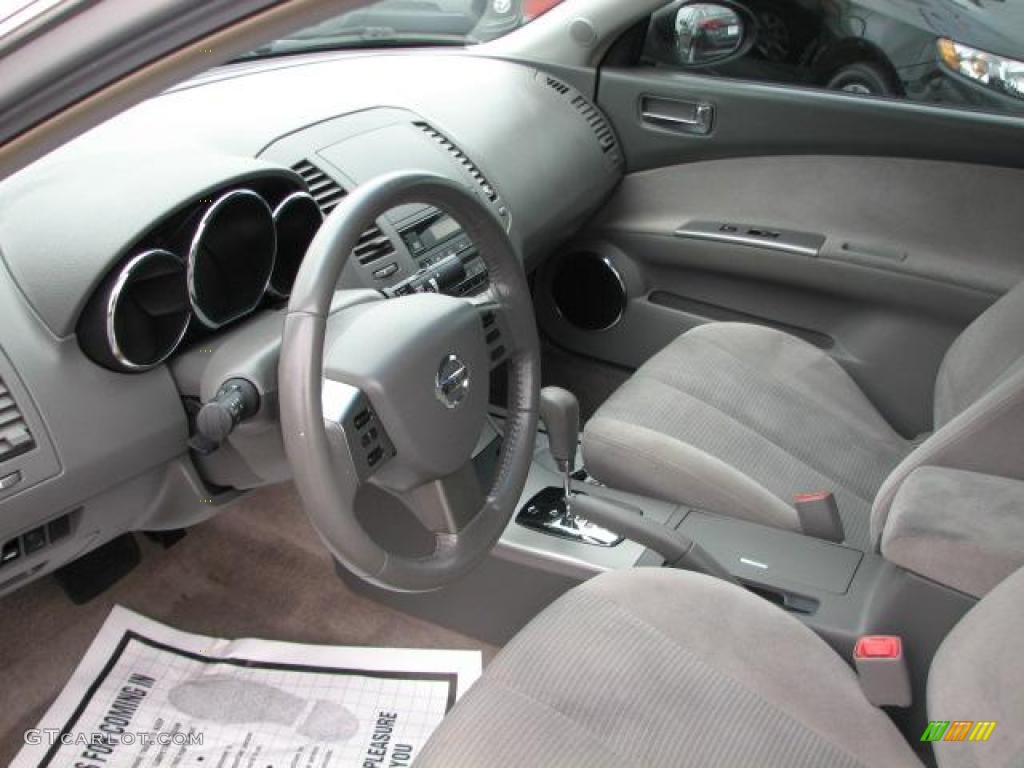 Nissan Altima Gray