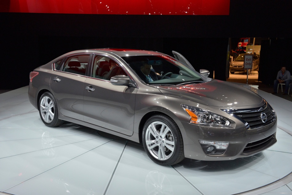 Nissan Altima Grey