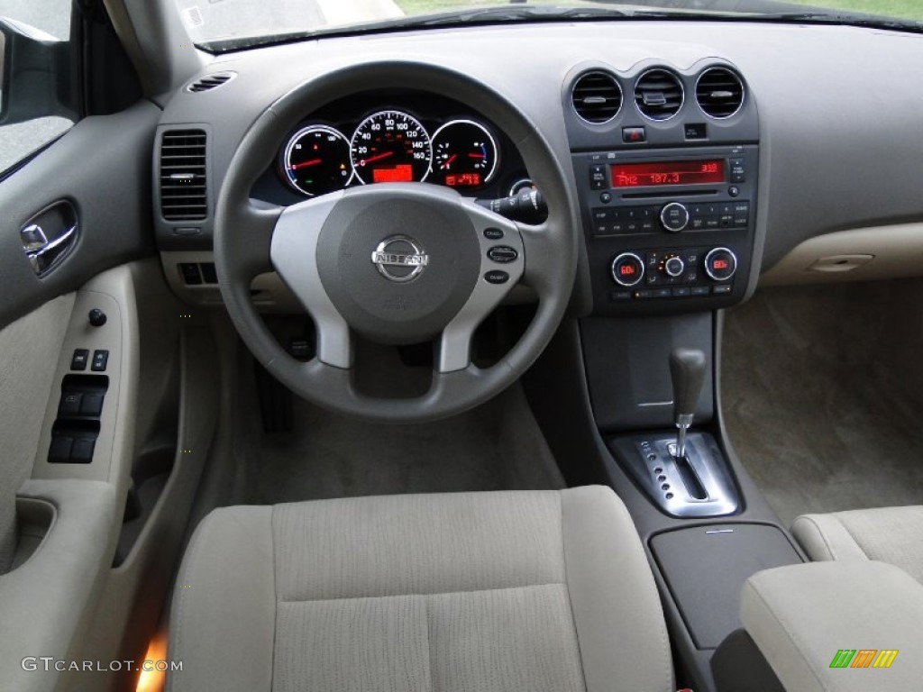 Nissan Altima Hybrid 2010