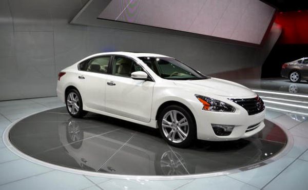 Nissan Altima Hybrid 2015