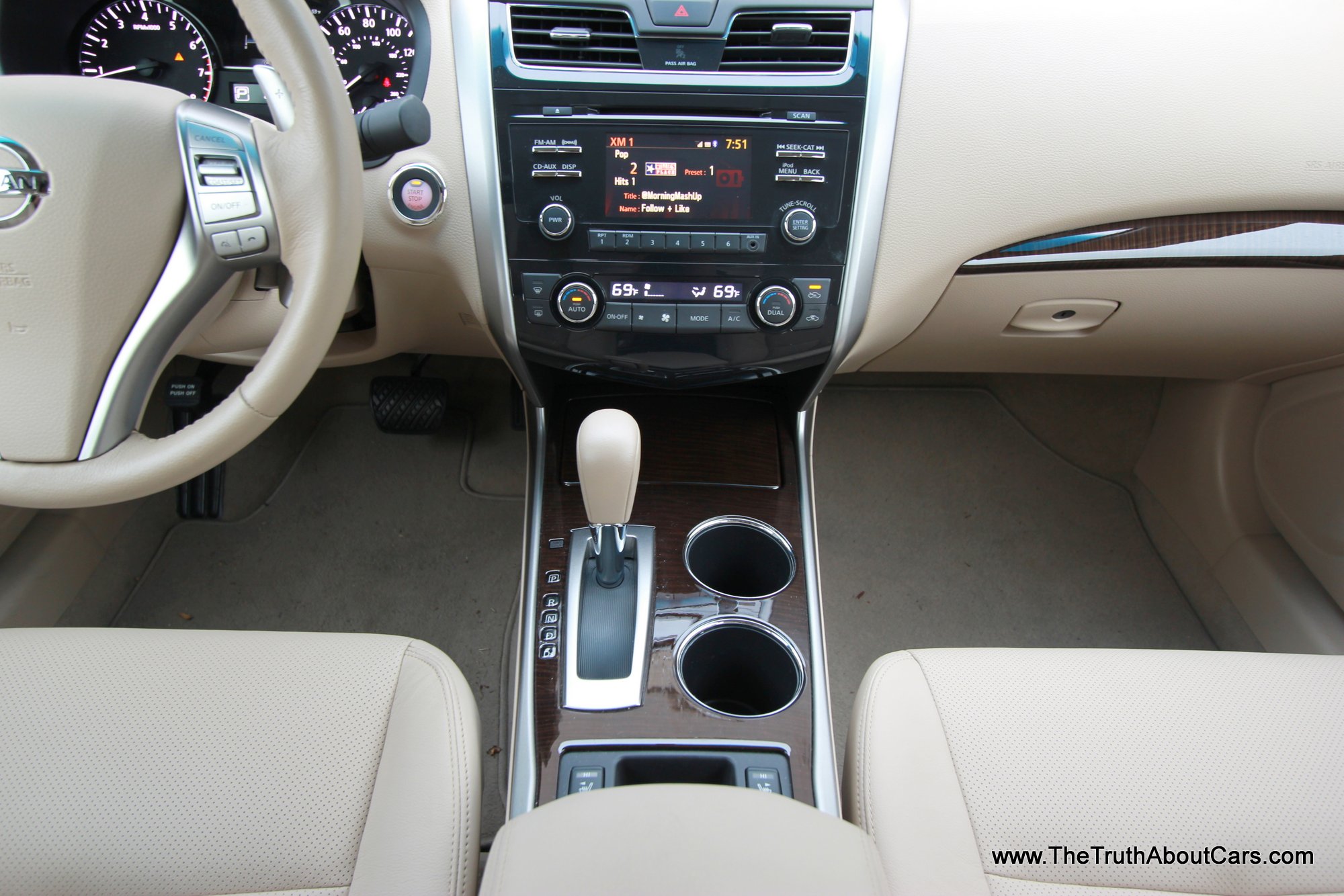 Nissan Altima Hybrid 2015