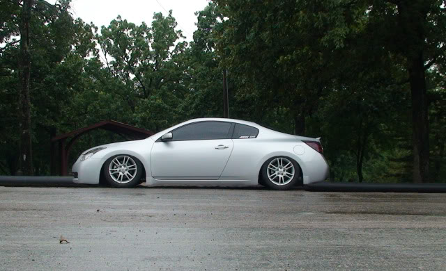 Nissan Altima Slammed