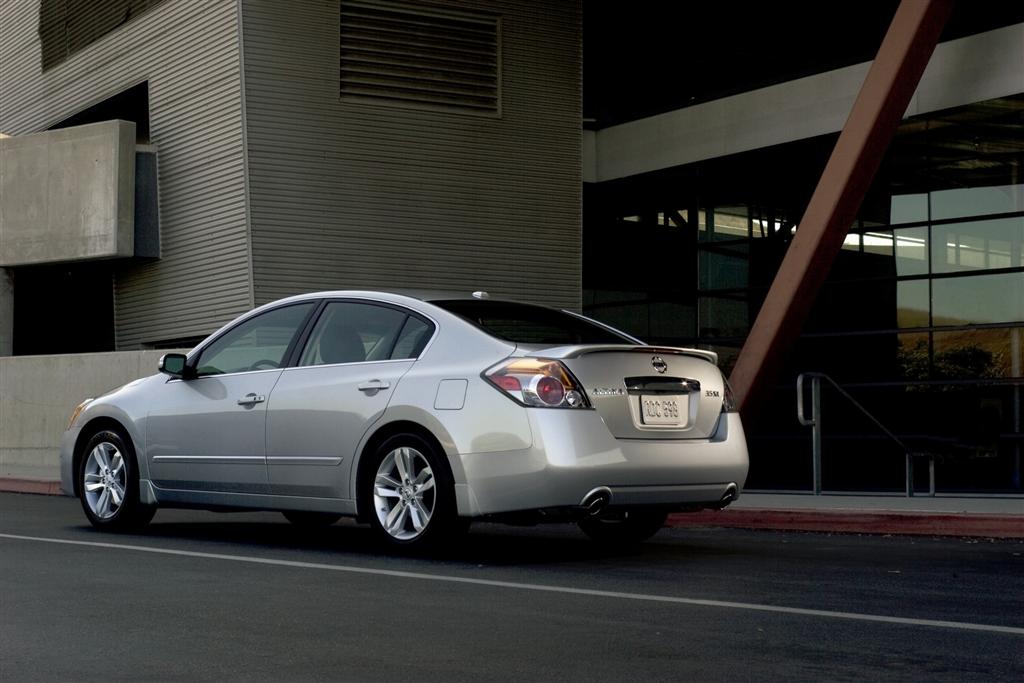 Nissan Altima Sport
