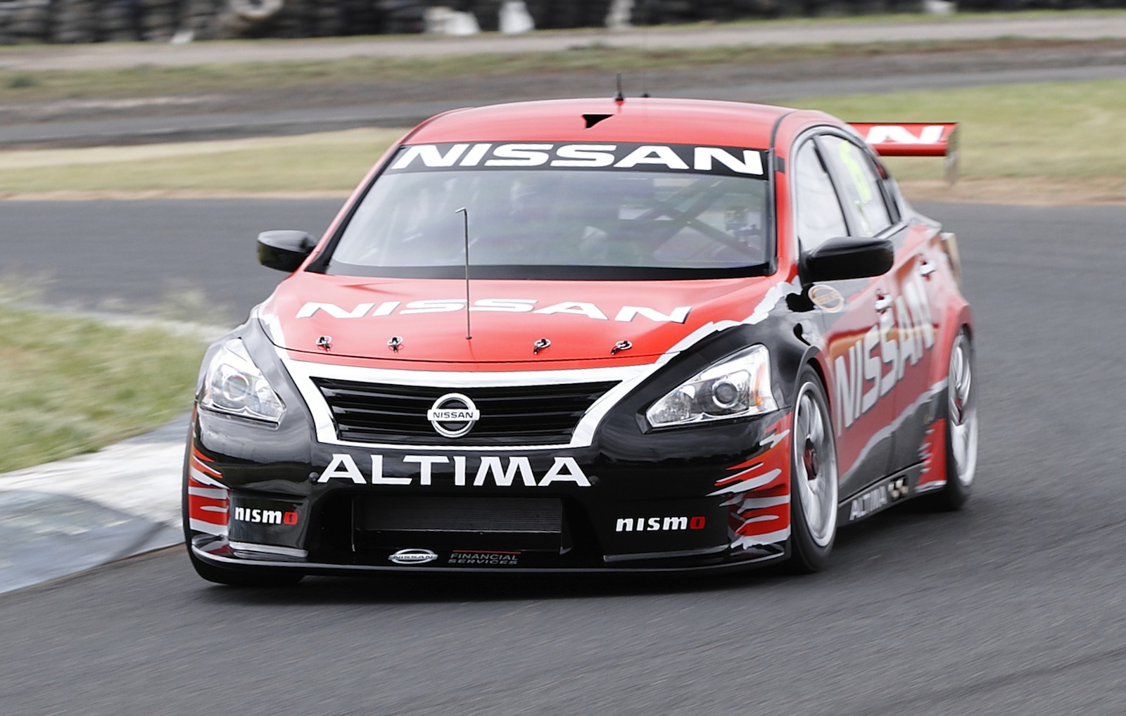 Nissan Altima V8