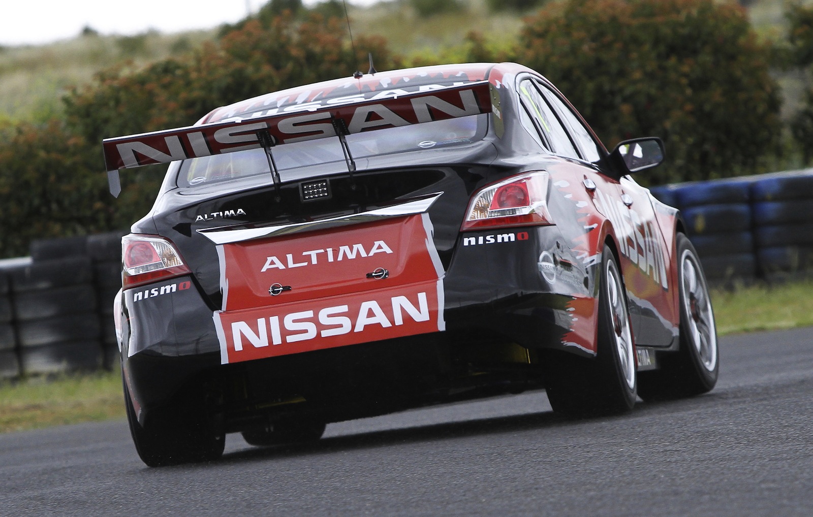 Nissan Altima V8