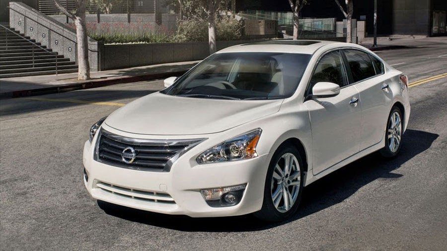 Nissan Altima White 2015