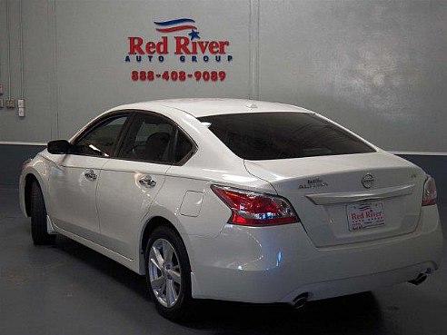 Nissan Altima White 2015